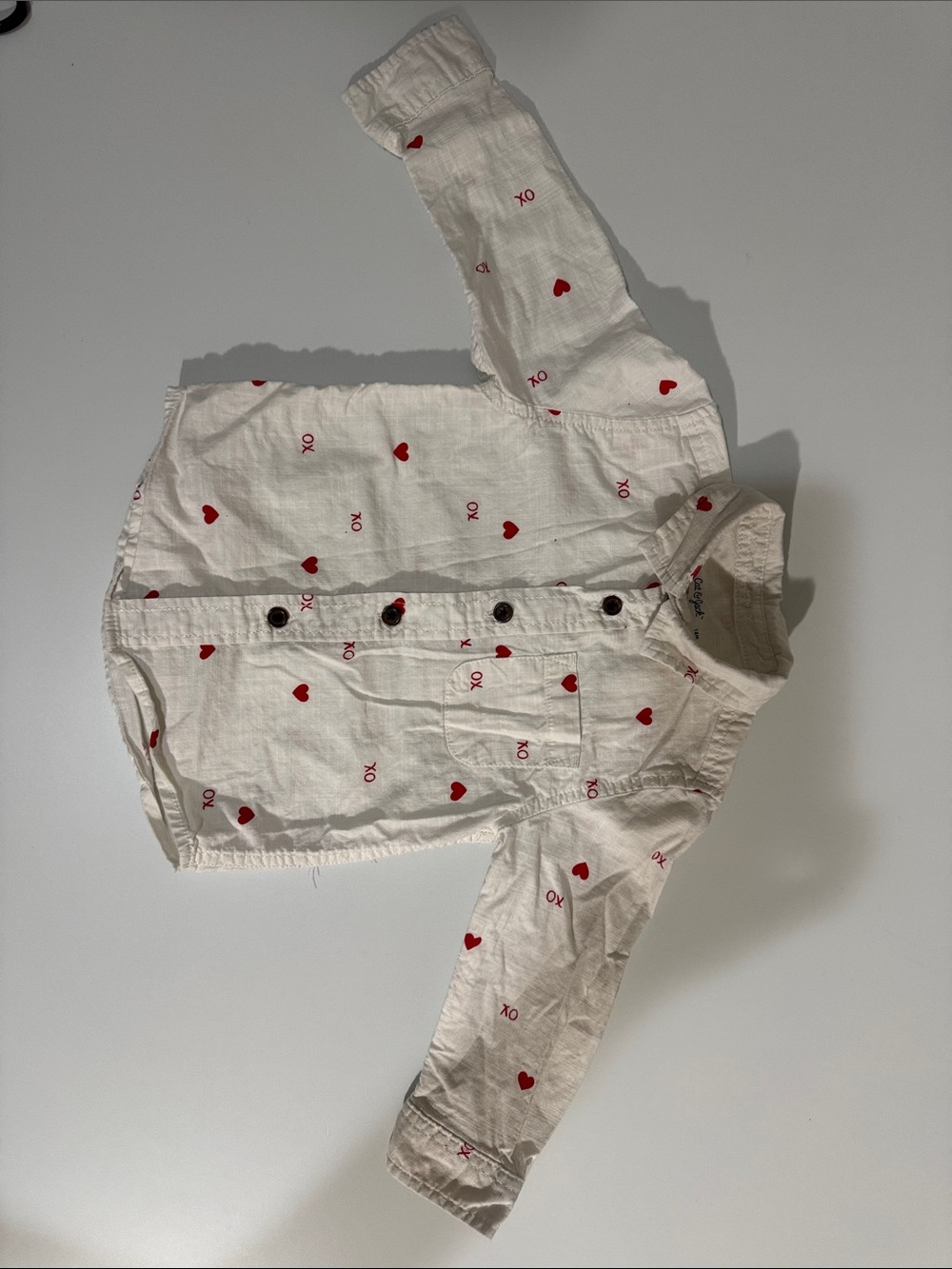 Cat & Jack White Button-Up Shirt with Red Heart Print